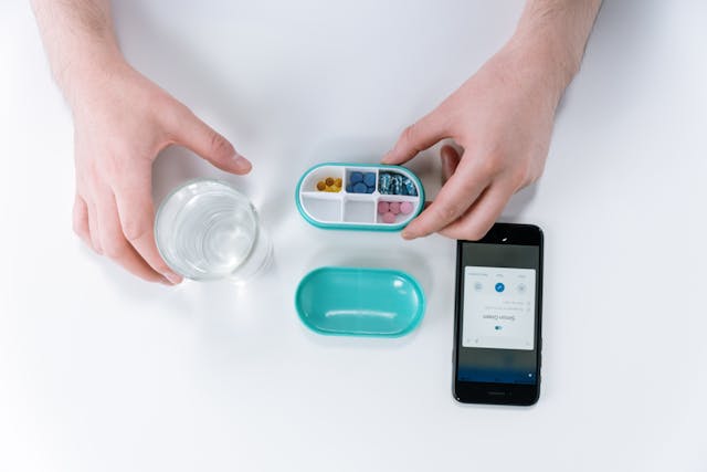 Enhancing Patient Adherence: The Role of Smart Pillbox
                  Technology