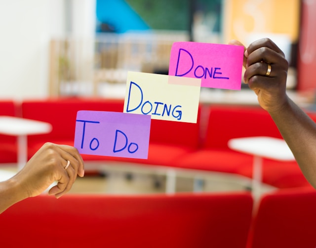 When to Choose Agile, Waterfall, or DevOps for Software                  Projects